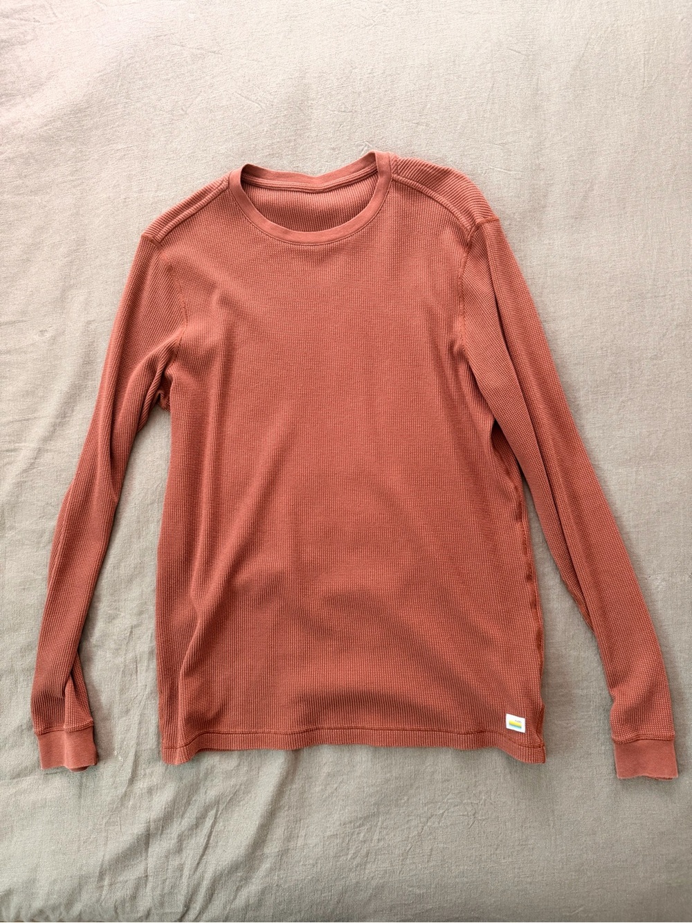 Vuori Men's waffle crew in hazelnut